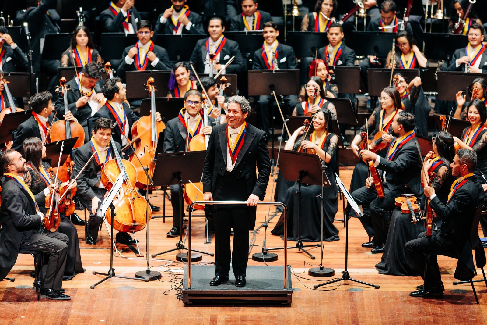 26dudamel-pkmg-superJumbo