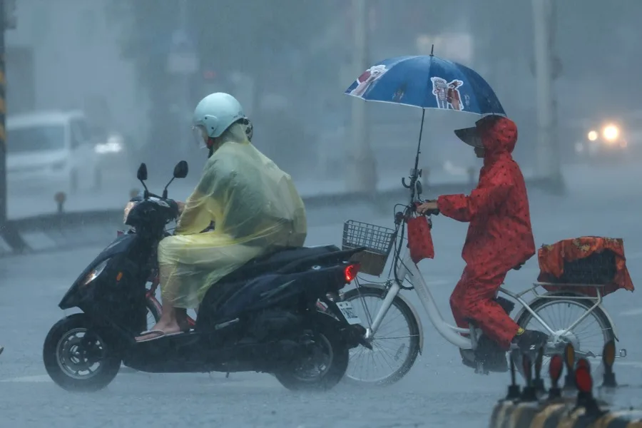 este-china-alerta-maxima-tifon-dolphin